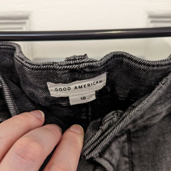 Good American Good Legs Stovepipe Jeans (18) - Picture 7 of 9